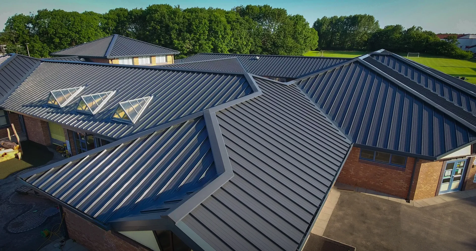 <h2 class="bdt-slide-title bdt-clearfix">Expert Installation & Repair Services for Long-Lasting Roofs</h2>